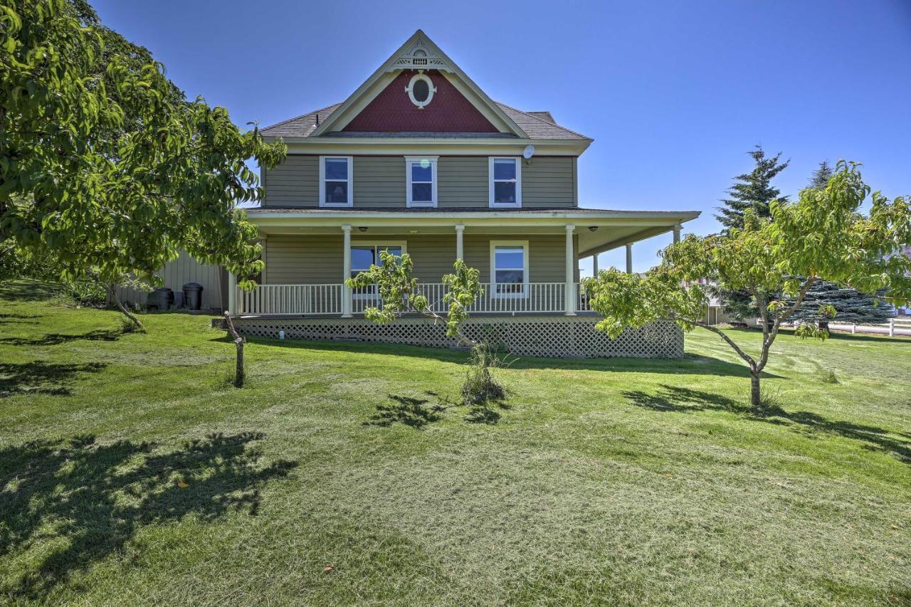 Storybook Glade Historical Homestead With Views! Hood River Bagian luar foto